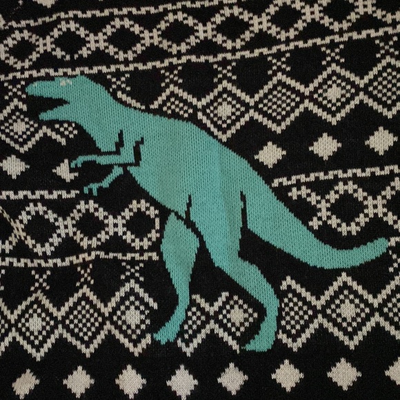 *Host Pick* Outfit - Picture 3 of 5